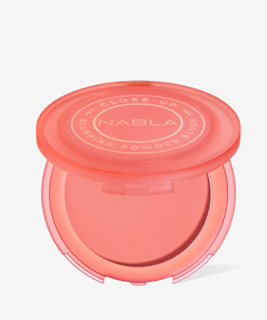 Close-Up Blurring Powder Blush